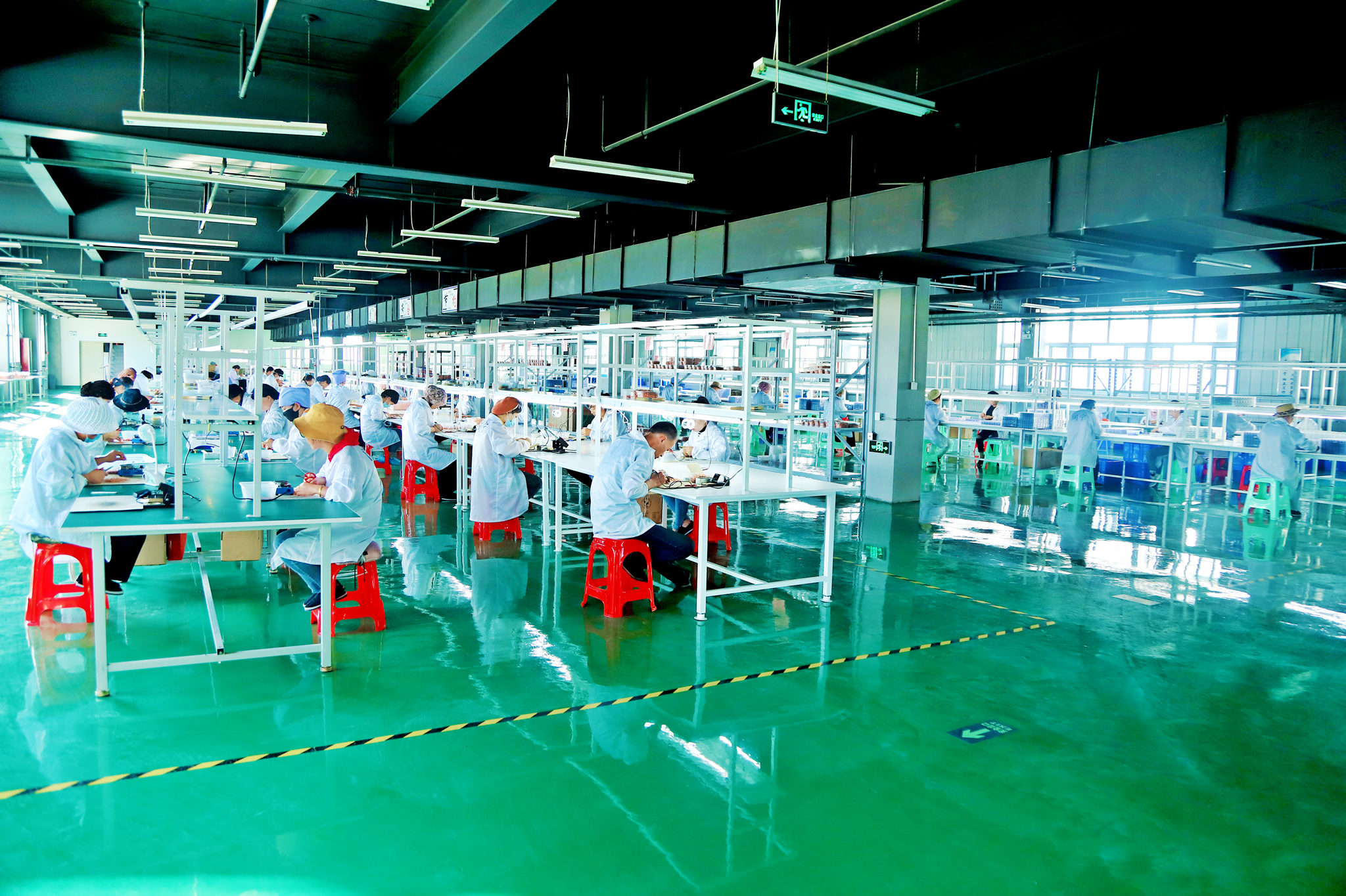 卡立方集團(tuán)寧夏公司智能卡工廠視覺檢測(cè)技術(shù)讓不合格品無處遁形