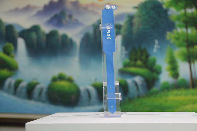 松緊腕帶坐墊，你有見過嗎