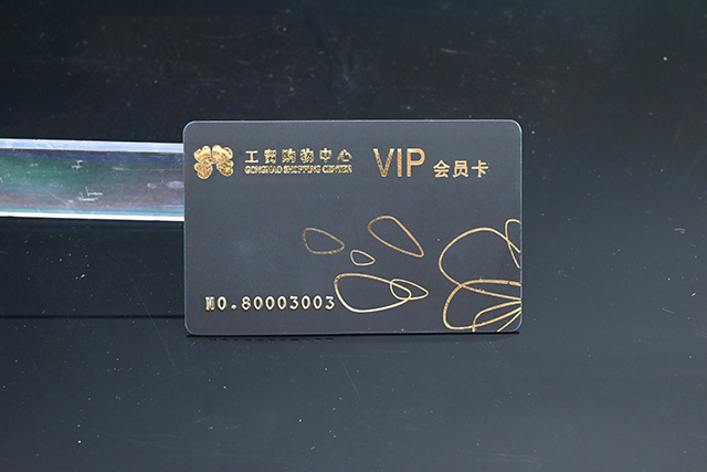 小芯片包括標(biāo)準(zhǔn)設(shè)計的IC卡壓力焊塊和探頭壓力塊