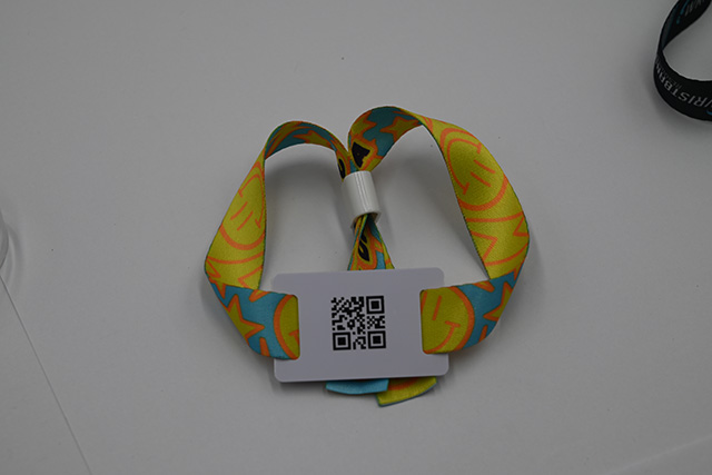 RFID鑰匙扣卡硅膠腕帶卡！