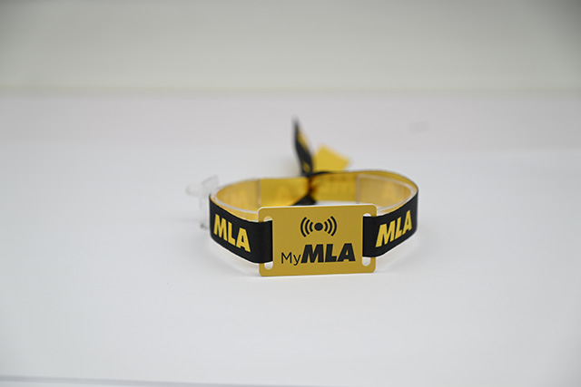 會議證在定制中需要包含哪些重要信息？