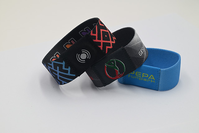 鐳射卡的制作，鐳射卡的優(yōu)點