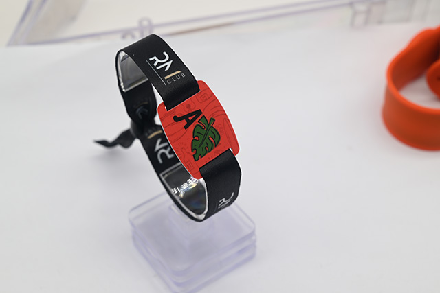 深圳哪家公司生產(chǎn)醫(yī)院滴膠卡就診卡質(zhì)量比較好？